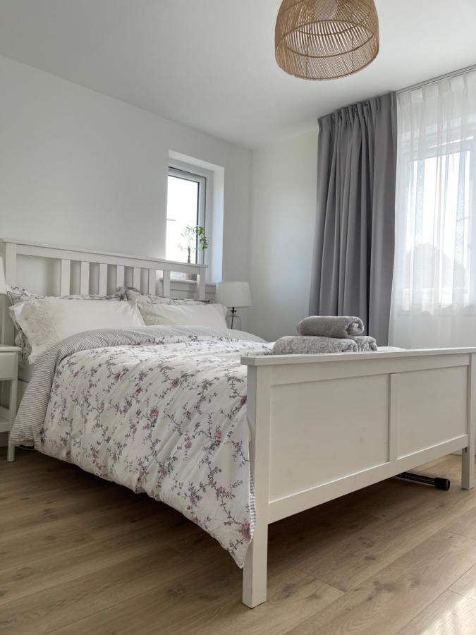 4 Bedrooms House With Garden Edinburgh Exterior photo